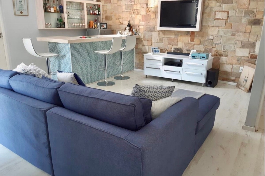 To Let 4 Bedroom Property for Rent in Sunningdale Western Cape